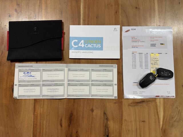 Citroen C4 CACTUS 1.2 PureTech Shine *Nieuwe Distributie* Facelift / Carplay / Camera / Cruise / Navigatie / PDC V&A / Org.NL! / 17'' LMV