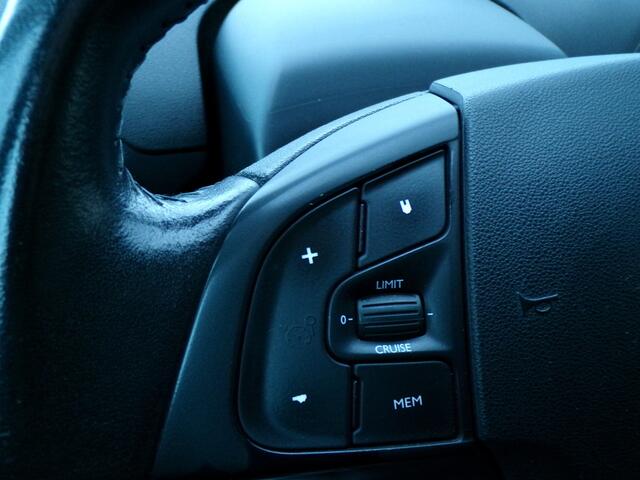 Citroen C4 PICASSO 1.2 PureTech Feel, Trekhaak / Carplay + Android Auto / Navigatie / Climate Control / 17' LMV