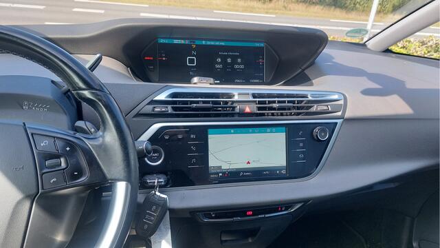 Citroen C4 PICASSO 1.2 PureTech Shine CLIMA/NAVI/PANO BJ 2017