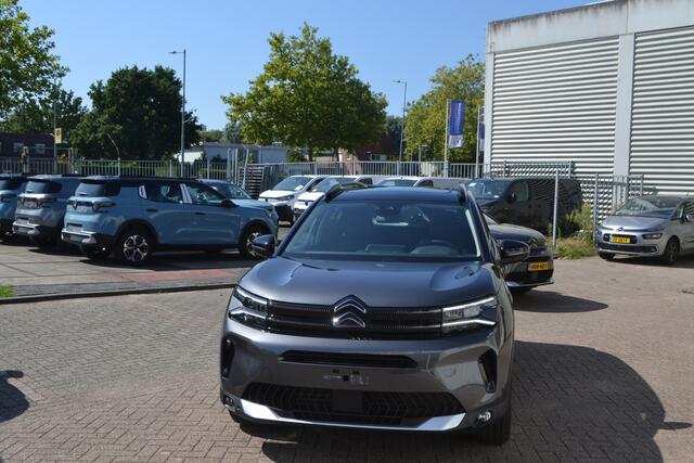 Citroen C5 Aircross 1.6 Plug-in Hybrid 225pk Max I AUTOMAAT I PANORAMADAK I NAVIGATIE I ACHTERUITRIJCAMERA I PARKEERSENSOREN VOOR & ACHTER I EL. ACHTERKLEP I L.M. VELGEN I LEDER + ALCANTARA BEKLEDING I MAX AANHANGERGEWICHT 1.300 KG GEREMD I