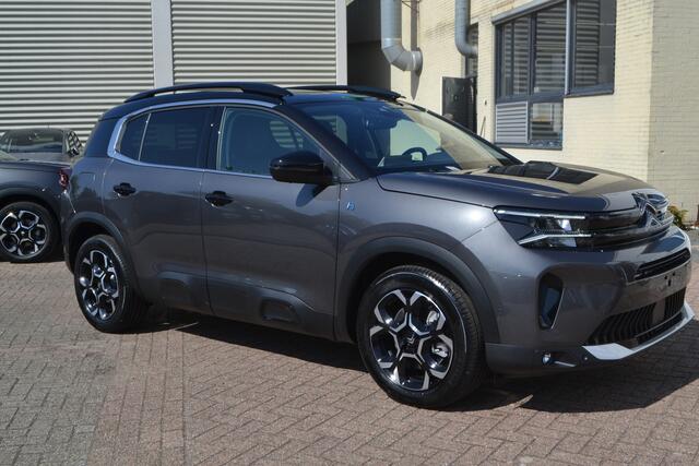 Citroen C5 Aircross 1.6 Plug-in Hybrid 225pk Max I AUTOMAAT I PANORAMADAK I NAVIGATIE I ACHTERUITRIJCAMERA I PARKEERSENSOREN VOOR & ACHTER I EL. ACHTERKLEP I L.M. VELGEN I LEDER + ALCANTARA BEKLEDING I MAX AANHANGERGEWICHT 1.300 KG GEREMD I