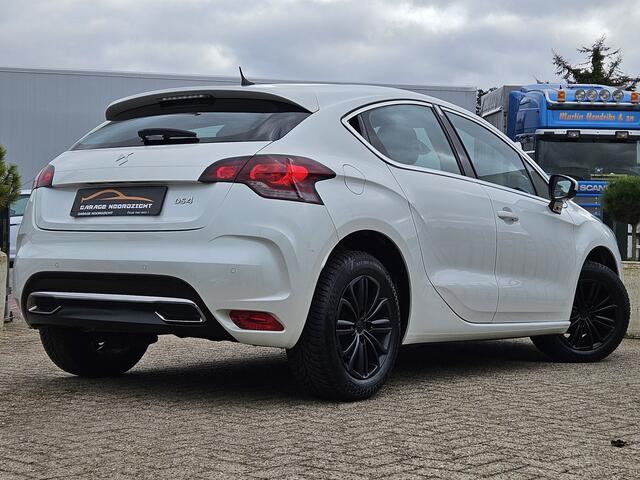 Citroen DS4 1.2 130pk PureTech So Chic NAVIGATIE|CARPLAY|CRUISE CONTROL|ECC/AIRCO|PDC VOOR EN ACHTER|LM-VELGEN Maandag tot Vrijdag van 09.00 tot 20.00 uur en Zaterdag van 09.00 tot 18.00 uur