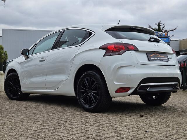 Citroen DS4 1.2 130pk PureTech So Chic NAVIGATIE|CARPLAY|CRUISE CONTROL|ECC/AIRCO|PDC VOOR EN ACHTER|LM-VELGEN Maandag tot Vrijdag van 09.00 tot 20.00 uur en Zaterdag van 09.00 tot 18.00 uur