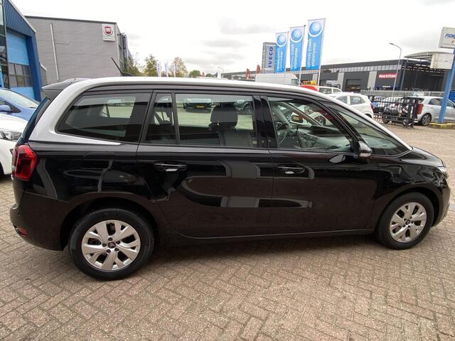 Citroen GRAND C4 PICASSO 1.2 PureTech Feel Automaat, 7 zits, cruise control, achteruitrij camera, dodehoek detectie, zeer ruime auto, panoramische voorruit, keyless,