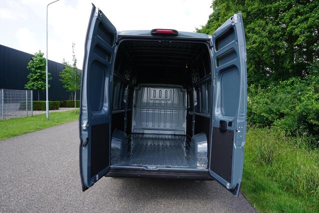 Citroen JUMPER 2.2 BlueHDi 165 L4H2 Zwaar 3.5t Nieuw |Camera |Cruise |Carplay |Airco |Parkeersensoren |Dode-hoek detectie |Extra hoog en lang |Mooie camperbasis |BPM Voordeel |165 pk |Thunder grijs