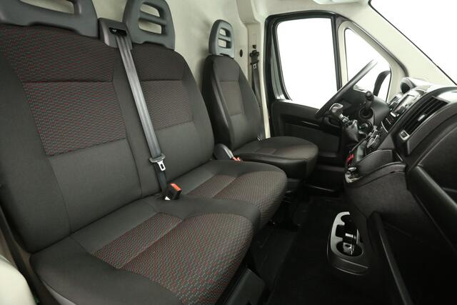 Citroen JUMPER 33 2.2 BlueHDi L2H2 Airco Camera Cruise Navigatie Trekhaak 3 Persoons Elektrpakket