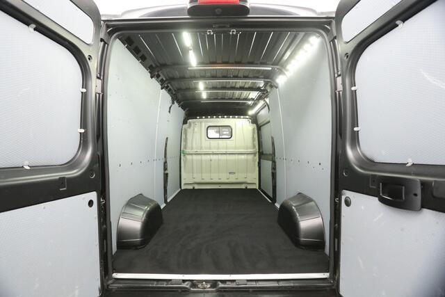 Citroen JUMPER 35 2.2 BlueHDi L3H2 141PK Airco Luchtvering Camera Cruise PDC 3 Persoons Elektrpakket Trekhaak