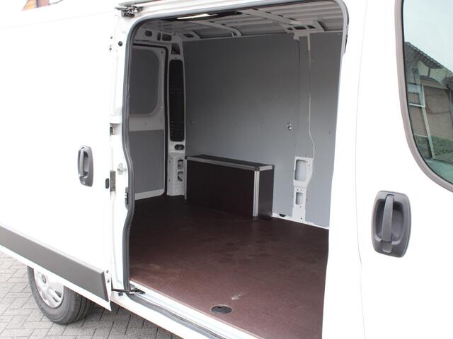 Citroen JUMPER 2.2 BlueHDi 120PK S&S L2H1 3.0t Trekhaak, Navigatie, Achteruitrijcamera, Cruise Control, Airco, Dodehoek Detectie