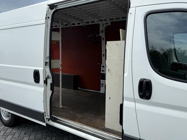 Citroen JUMPER 2.0 BlueHDi 164 PK EURO 6 / L3H2 / ZWAAR MAXI / 1e EIG. / AIRCO / INRICHTING / NAVI / CAMERA / 3-ZITS / 3 TONS TREKHAAK / 3000 KG AHG