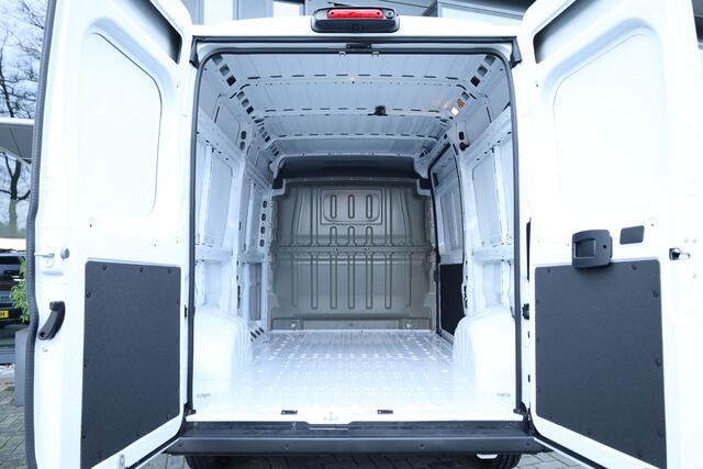 Citroen JUMPER 2.2 BlueHDi 140pk L2H2 3.5t | Automaat | GEEL | Navi | Camera | Adapt.Cruise | Apple Carplay | Smart Key