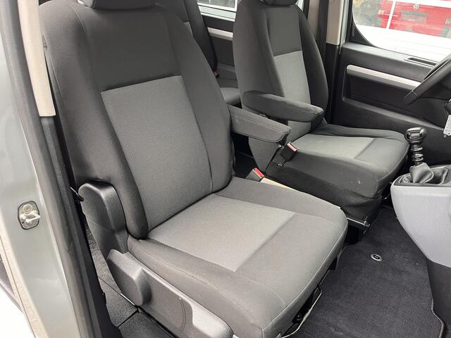 Citroen JUMPY 2.0 HDI 120 DC XL BTW en BPM vrij!! Airco Cruise controle Trekhaak 2500kg Navigatiesysteem 5-Persoons Parkeerhulp achter Apple carplay 1e eigenaar Euro 6 Bpm en Btw vrij voor particulier gebruik !!