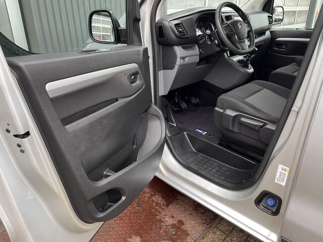 Citroen JUMPY 2.0 HDI 120 XL DC BTW en BPM vrij!! Airco Cruise controle Trekhaak 2500kg Navigatiesysteem 5-Persoons Parkeerhulp achter Apple carplay 1e eigenaar Euro 6 Bpm en Btw vrij voor particulier gebruik !!
