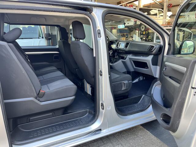 Citroen JUMPY 2.0 HDI 120 DC XL Marge BTW en BPM vrij!! Airco Cruise controle Trekhaak 2500kg Navigatiesysteem 5-Persoons Parkeerhulp achter Apple carplay 1e eigenaar Euro 6 Bpm en Btw vrij voor particulier gebruik !!