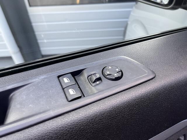 Citroen JUMPY 2.0 HDI 120 XL DC Marge BTW en BPM vrij!! Airco Cruise controle Trekhaak 2500kg Navigatiesysteem 5-Persoons Parkeerhulp achter Apple carplay 1e eigenaar Euro 6 Bpm en Btw vrij voor particulier gebruik !!