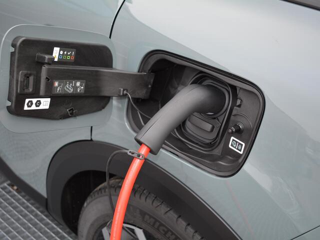 Citroen ë-C4 Max 54 kWh 156pk | Pack Techno | Two Tone dak | WLTP actieradius 418km |