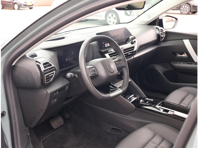 Citroen ë-C4 Max 156PK Extended range 54 kWh | AppleCarPlay/AndroidAuto | Adaptieve Cruise Control | Navigatie | LMV | Climate Control | 360'Camera | Head-Up Display | Armsteun | Isofix | Privacy Glass |