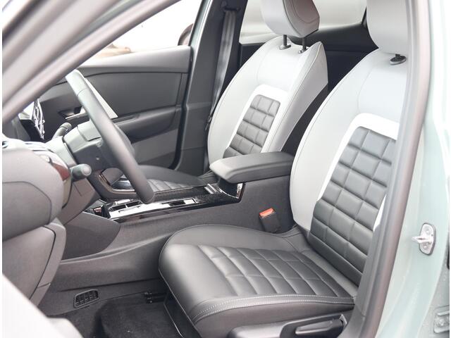 Citroen ë-C4 Max 156PK Extended range 54 kWh | AppleCarPlay/AndroidAuto | Adaptieve Cruise Control | Navigatie | LMV | Climate Control | 360'Camera | Head-Up Display | Armsteun | Isofix | Privacy Glass |