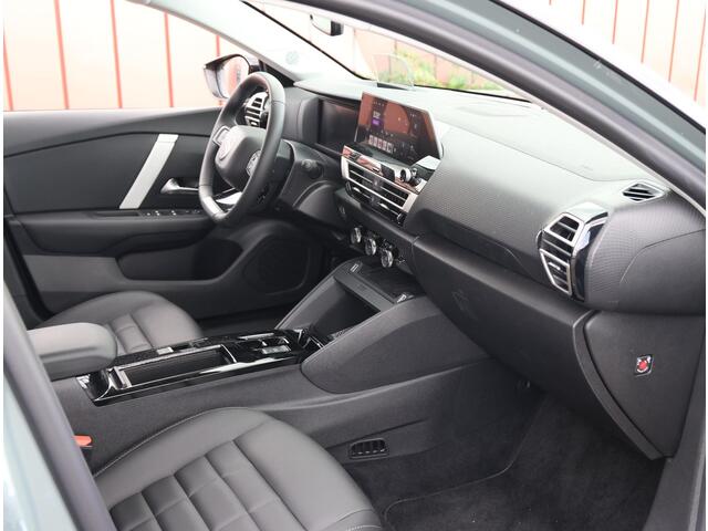 Citroen ë-C4 Max 156PK Extended range 54 kWh | AppleCarPlay/AndroidAuto | Adaptieve Cruise Control | Navigatie | LMV | Climate Control | 360'Camera | Head-Up Display | Armsteun | Isofix | Privacy Glass |