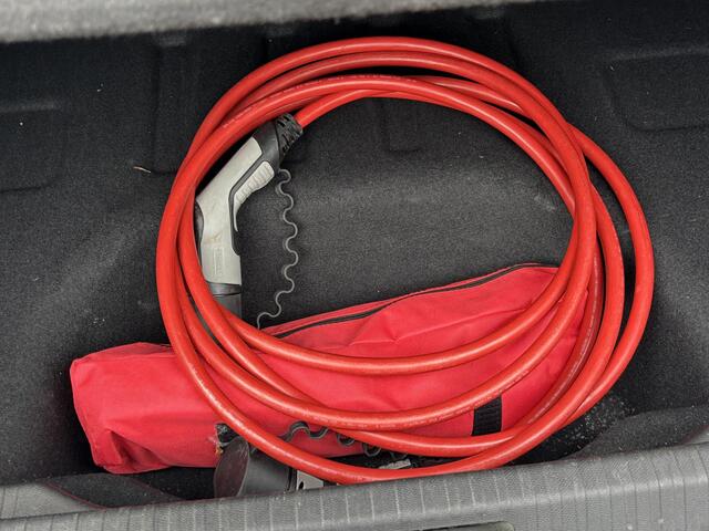 Citroen ë-C4 Shine 50 kWh VAN: 19.400,- VOOR: 17.770,- UW HERFSTVOORDEEL: 1.630,- EURO. | RIJKLAARPRIJS INCL. 12MND BOVAG