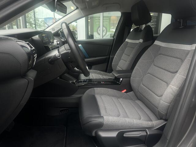 Citroen ë-C4 Feel Pack 50 kWh | Comfort Seats | Stoel-/Voorruitverwarming | Head-Up Display | Parkeercamera/-sensoren | Standkachel | Apple Carplay/Android Auto | Full LED | Navigatie | Climate Control | Adaptive Cruise Control | DAB | Keyless Entry/Start |