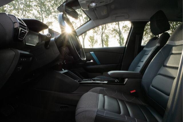 Citroen ë-C4 Shine 50 kWh Camera/ Head up/ Carplay/ Navigatie/ Blindspot/ Stuurverwarming