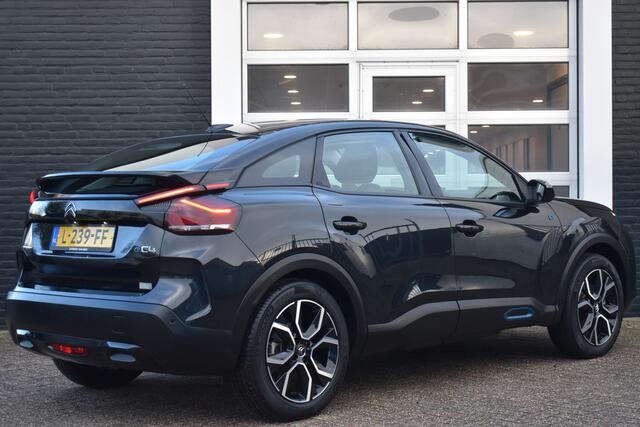 Citroen ë-C4 Feel Edition 50 kWh | Navigatiesysteem | Airconditioning ECC | Camera Achter | Parkeersensoren | Stoelverwarming | Apple Carplay & Android Auto | Head up Display | isofix bevestigingspunten | Deelbare achterbank | Zeer compleet!