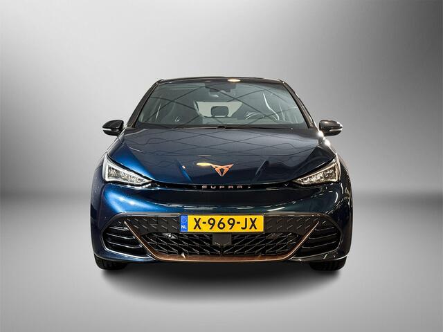 Cupra Born Business One 204pk 62 kWh / Voorstoelen verwarmd / Navigatiesysteem / Achteruitrijcamera