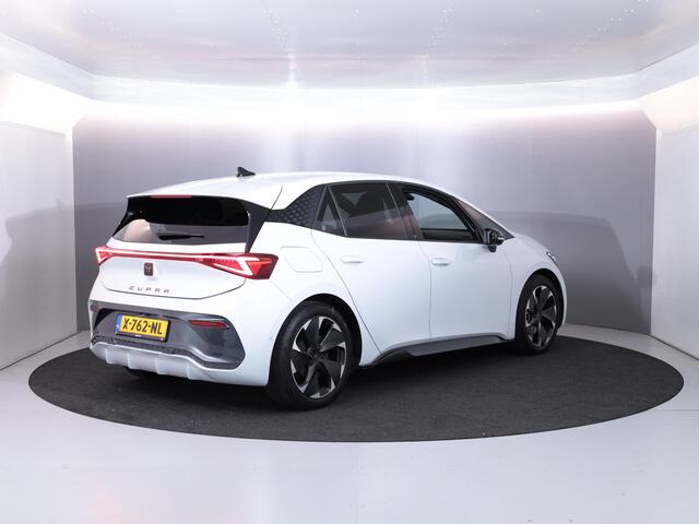 Cupra Born Adrenaline 62 kWh 230 pk | Navigatie | Parkeersensoren (Park assist) | Rondomzicht camera | LED koplampen | Stoelverwarming | BEATS audio system |
