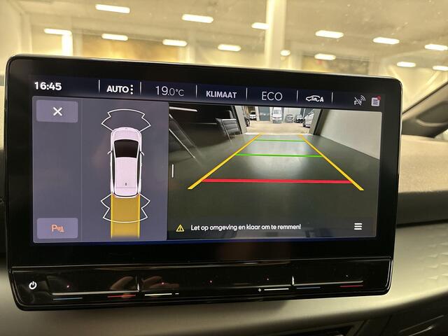 Cupra Born Business 62 kWh · Camera · Apple/Android Car Play · Navigatie · P-Sensoren · Stuurwiel Verwarming · 18'' Inch ·