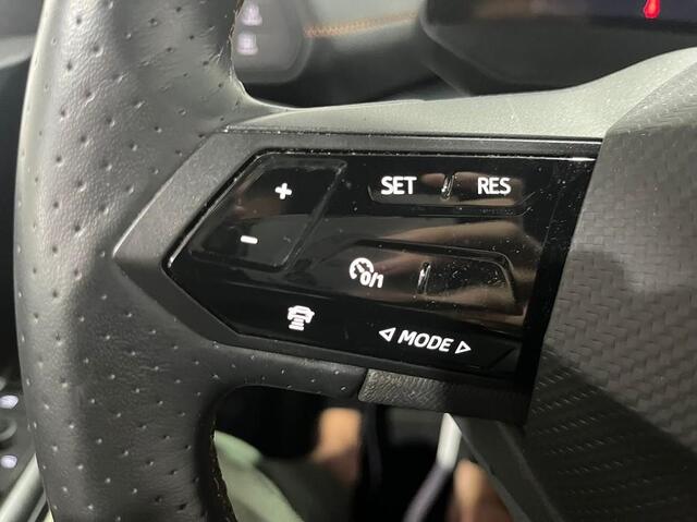 Cupra Born Business 62 kWh 204 Pk Automaat | Navigatie | Adaptive Cruise | 18 Inch | Privacy Glass | Camera | 78.082 km!!