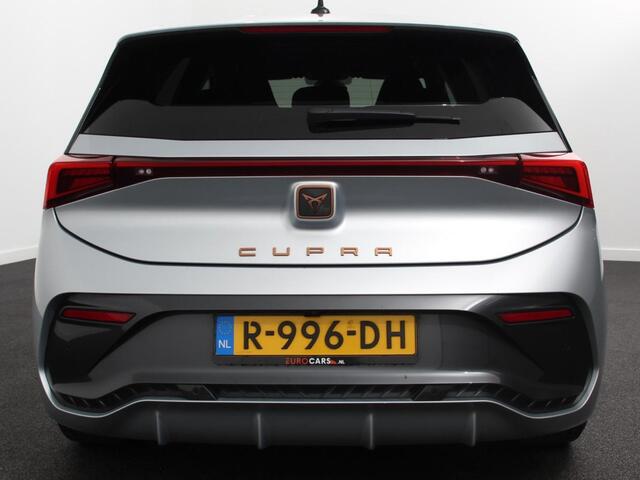 Cupra Born Business 62 kWh | DEMO ! | Navigatie Apple Carplay/ Android Auto Camera Parkeersensoren Adaptive Cruise Control Stoel- en stuurverwarming Full Led Climate Control Lichtmetalen velgen