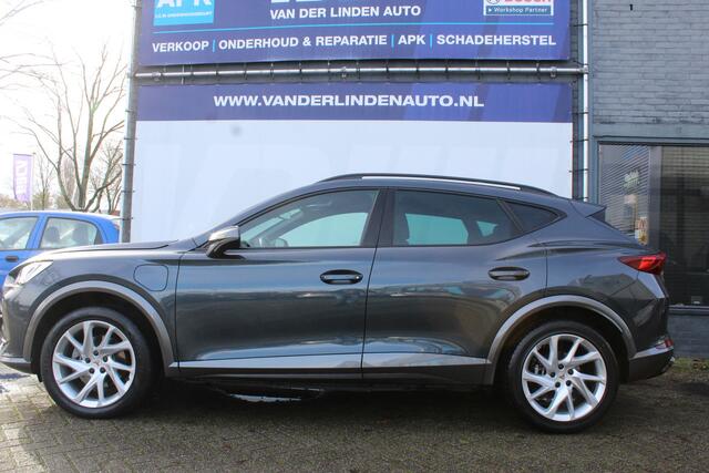 Cupra Formentor 1.4 e-Hybrid Business Achteruitrijcamera, Navigatie, Parkeer assistent, Adaptive cruise control, DAB, Airco, Stoelverwarming, LED lampen