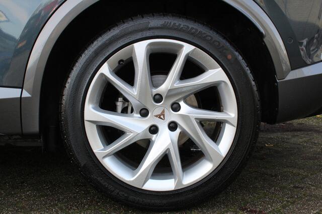 Cupra Formentor 1.4 e-Hybrid Business Achteruitrijcamera, Navigatie, Parkeer assistent, Adaptive cruise control, DAB, Airco, Stoelverwarming, LED lampen