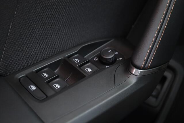 Cupra Formentor 1.5 TSI e-Hybrid ''Nieuw model'' | Pano | 360cam | Travel Assist | Keyless | Navi | Stuurverw.