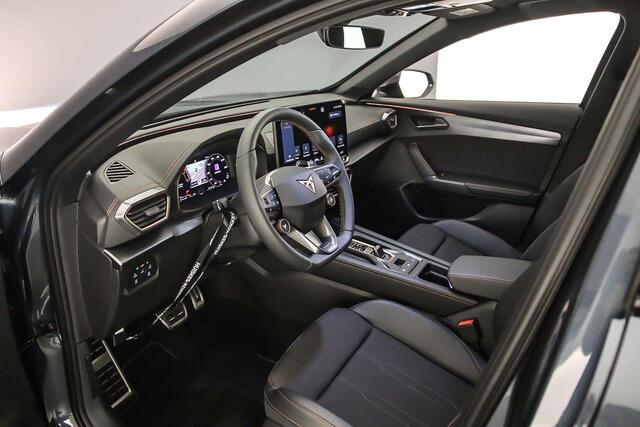 Cupra Formentor Business 1.5 TSI eHybrid 204pk DSG Automaat Panoramadak, Elektrische achterklep, 360 camera, Navigatie, Achteruitrijcamera, Stuurwiel verwarmd