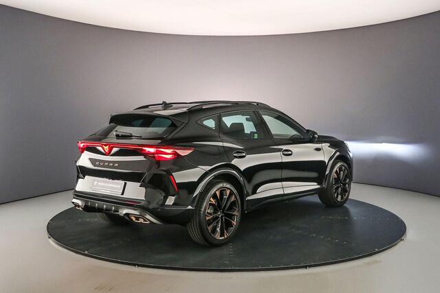 Cupra Formentor Business 1.5 TSI eHybrid 204pk DSG Automaat Panoramadak, Elektrische achterklep, Adaptive cruise control, 360 camera, Achteruitrijcamera, Stuurwiel verwarmd, Navigatie