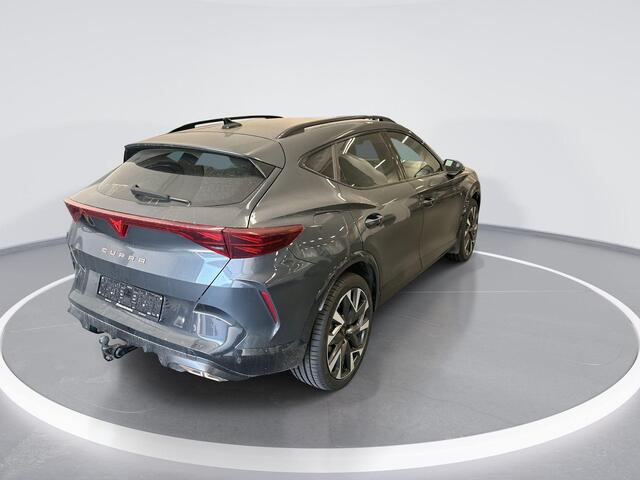 Cupra Formentor 1.5 Tsi 272pk DSG e-Hybrid VZ Performance · Apple/Android Car Play · Camera · Elek. Trekhaak · Elek. Achterklep · Elek. Bestuurdersstoel · 19'' Inch · Garantie t/m 26-01-2028 of 90.000km