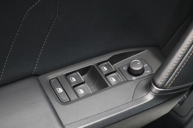 Cupra Formentor 1.4 e-Hybrid Business 204pk Sport | LED | Camera | Apple Carplay