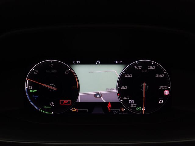 Cupra Formentor 1.4 e-Hybrid VZ Performance 245PK DSG Full led, adaptive cruise met travel assist, side assist, schuif-kanteldak, keyless, stuur-stoelverwarming, achteruitrijcamera, 19" lichtmetaal