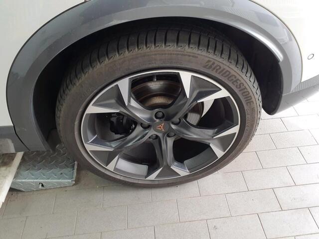 Cupra Formentor 1.4 e-Hybrid VZ Black Edition Sfeer | Camera | Matrix Led | Carplay | Leder | Memory | Ad Cruise | Stuur+Stoelverwarming | Elek Klep | Climate Control