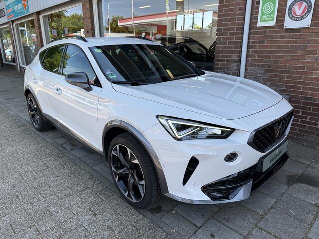 Cupra Formentor 1.4 e-Hybrid VZ Performance CUPRA Formentor 1.4 e-Hybrid VZ | verwarmde stoelen + stuurwiel | half leder bekleding | Apple Carplay/Android Auto |