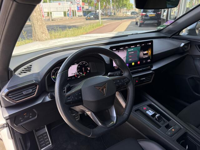 Cupra Formentor 1.4 e-Hybrid VZ Performance CUPRA Formentor 1.4 e-Hybrid VZ | verwarmde stoelen + stuurwiel | half leder bekleding | Apple Carplay/Android Auto |