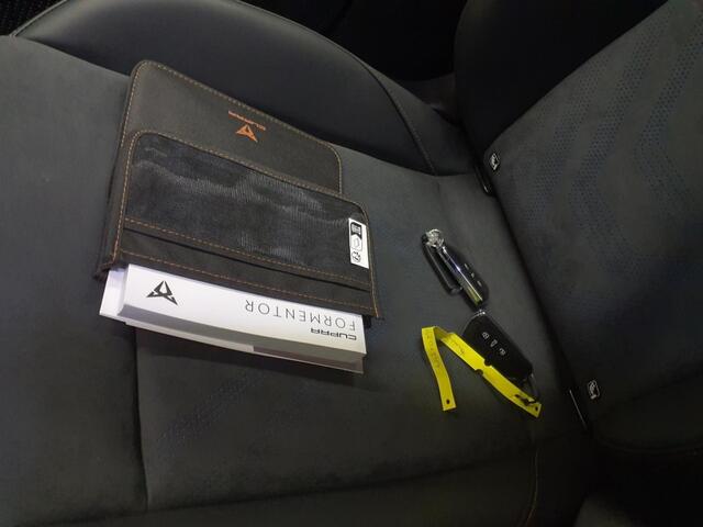 Cupra Formentor 1.5 TSI VZ E-HYBRID 272PK PANO-DAK/CAMERA/NAVI/ACC/STOELVERW