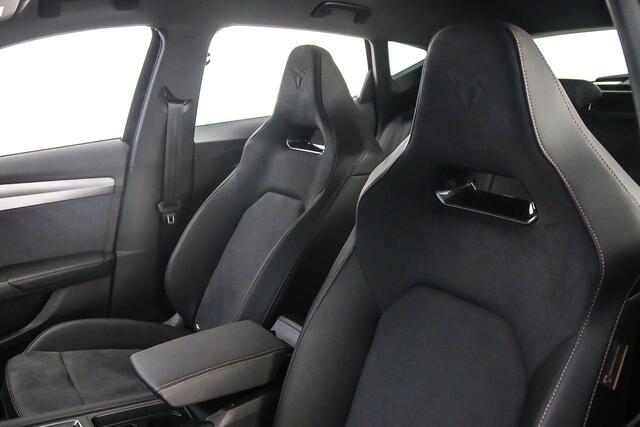 Cupra Formentor VZ Performance 1.5 TSI e-Hybrid 272pk DSG Automaat Trekhaak, Adaptive cruise control, Elektrische achterklep, Achteruitrijcamera, LED koplampen, Stuurwiel verwarmd