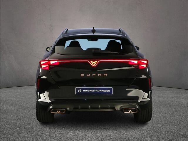 Cupra Formentor VZ Performance 1.5 TSI e-Hybrid 272pk DSG Automaat Trekhaak, Adaptive cruise control, Elektrische achterklep, Achteruitrijcamera, LED koplampen, Stuurwiel verwarmd