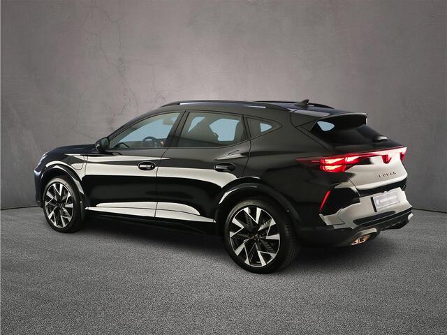 Cupra Formentor VZ Performance 1.5 TSI e-Hybrid 272pk DSG Automaat Trekhaak, Elektrische achterklep, Adaptive cruise control, Achteruitrijcamera, Stuurwiel verwarmd