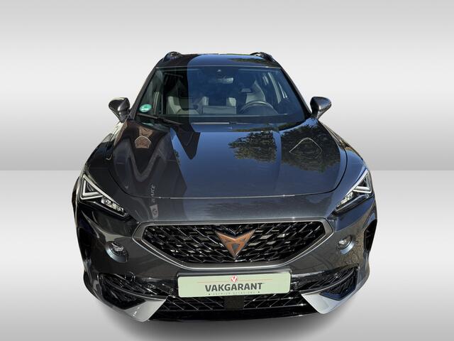 Cupra Formentor 1.4 e-Hybrid VZ Performance | 245 pk / 180Kw | verwarmde stoelen + stuurwiel | half leder bekleding | Apple Carplay/Android Auto |