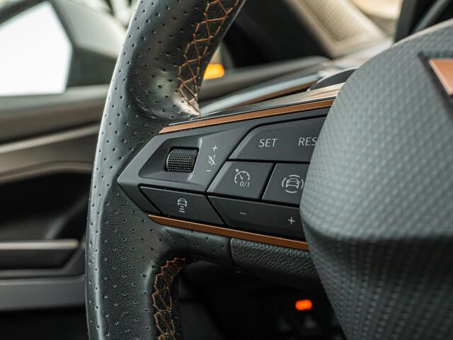 Cupra Formentor 1.4 e-Hybrid VZ Performance 245 PK ELEK TREKHAAK!! SCHAALSTOELEN CAMERA 19 INCH BLACK OPTIC STOELVERW