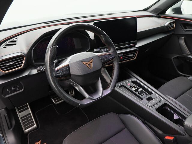 Cupra Formentor 1.4 e-Hybrid 245 Pk Automaat VZ Performance | Panoramadak | Trekhaak | Adaptive Cruise | Elektrische Achterklep | Camera | Stuur Verwarming | Carplay | 19 Inch