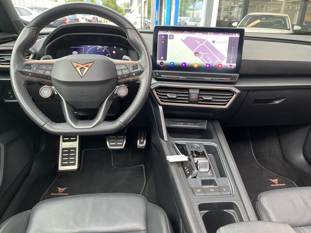 Cupra Formentor 1.4 e-Hybrid VZ Black Edition / AUTOMAAT/ PANO/ 245 PK/ ELEKTR. TREKHAAK/ LEDER/ ELEKTR. STOEL/ 19" LMV/ FULL LINK/ ADAPT. CRUISE/ DIGITAL DASH/ PARK. SENSOREN + 360 CAMERA/ RIJ-MODI/ STOEL-STUUR VERWARM./ NAVI/ MATRIX